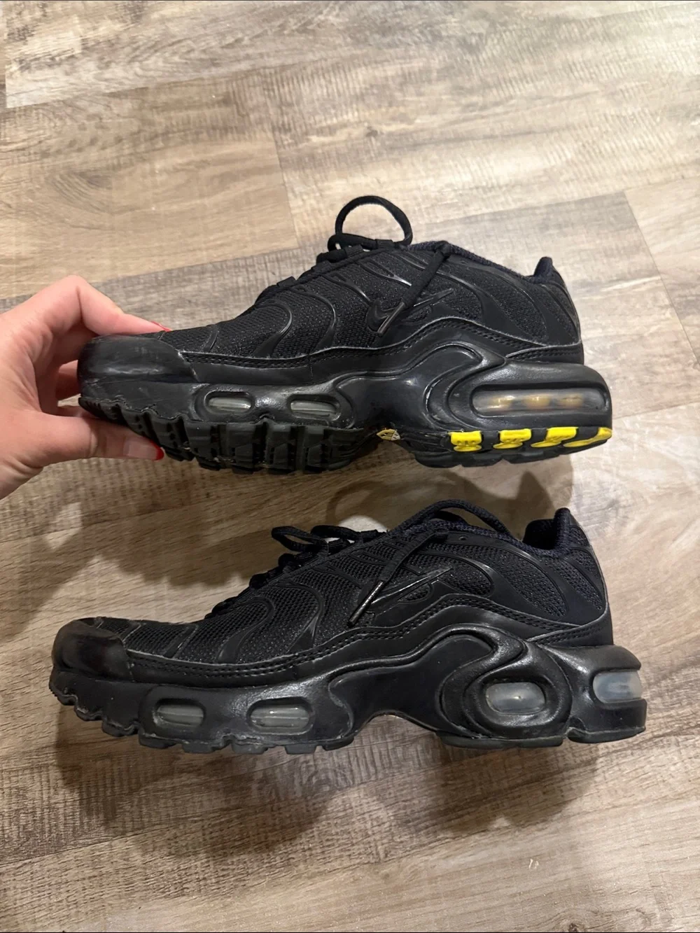 Nike Air Tuned Max TN Black Sneakers size 4Y